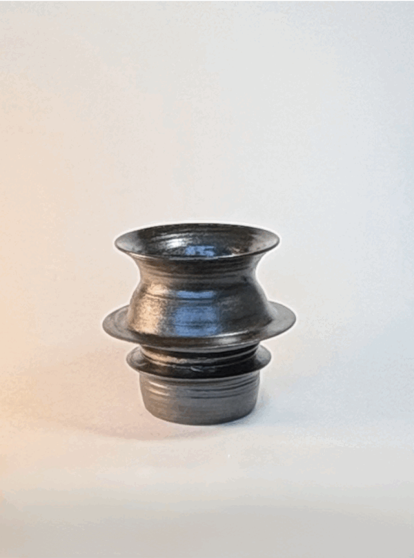 Flanged Vase - Image 3