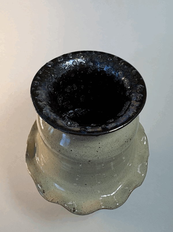 Pleaded Flange Vase - Image 3